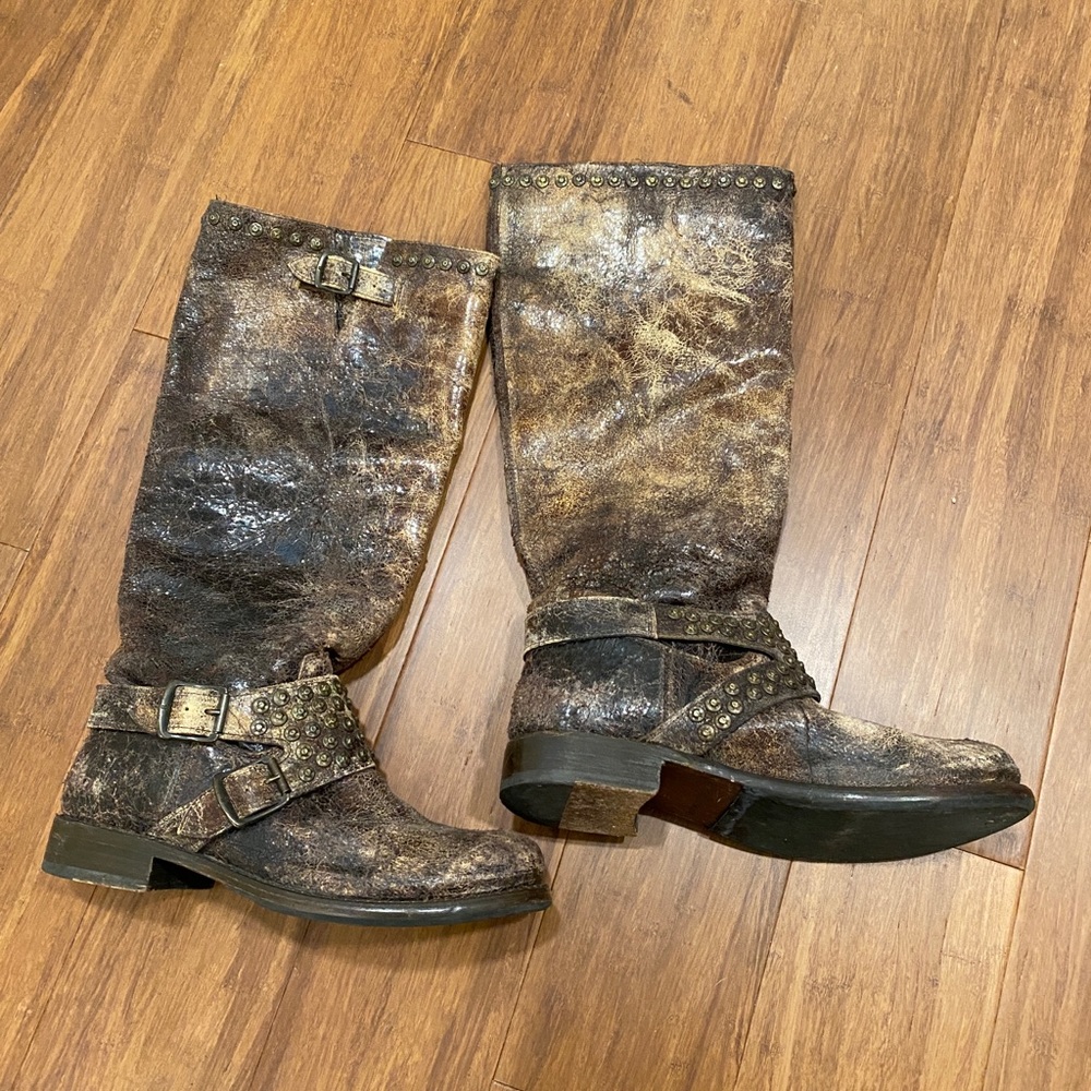 Distressed Frye knee high boots, sz 9